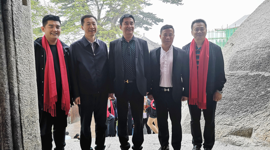 华阴市委书记李军政陪同中金国泰集团总裁考察华山 并共同推进双方全面合作