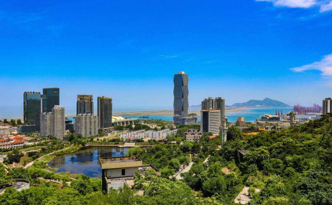连云港市委书记项雪龙会见中金国泰董事长郑建龙
