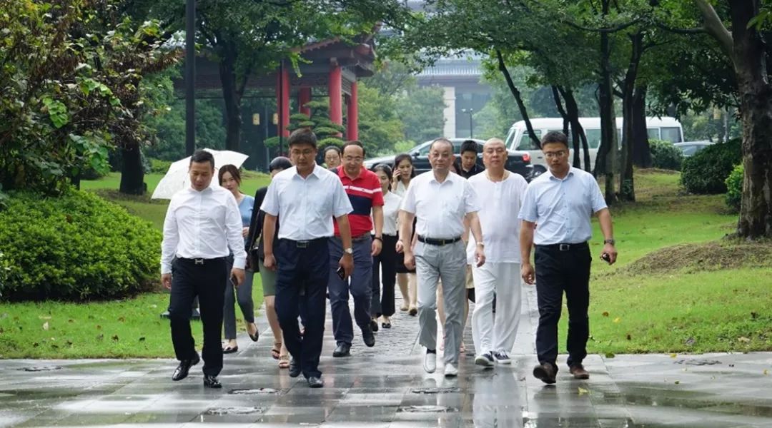 中金国泰总裁一行考察扬州，推动鉴真禅修怡养小镇等项目合作